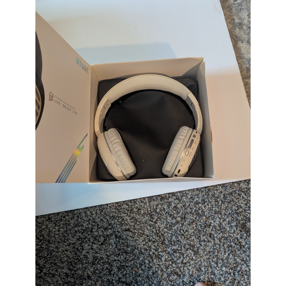 BT031 Headphones - Picture 3 of 3